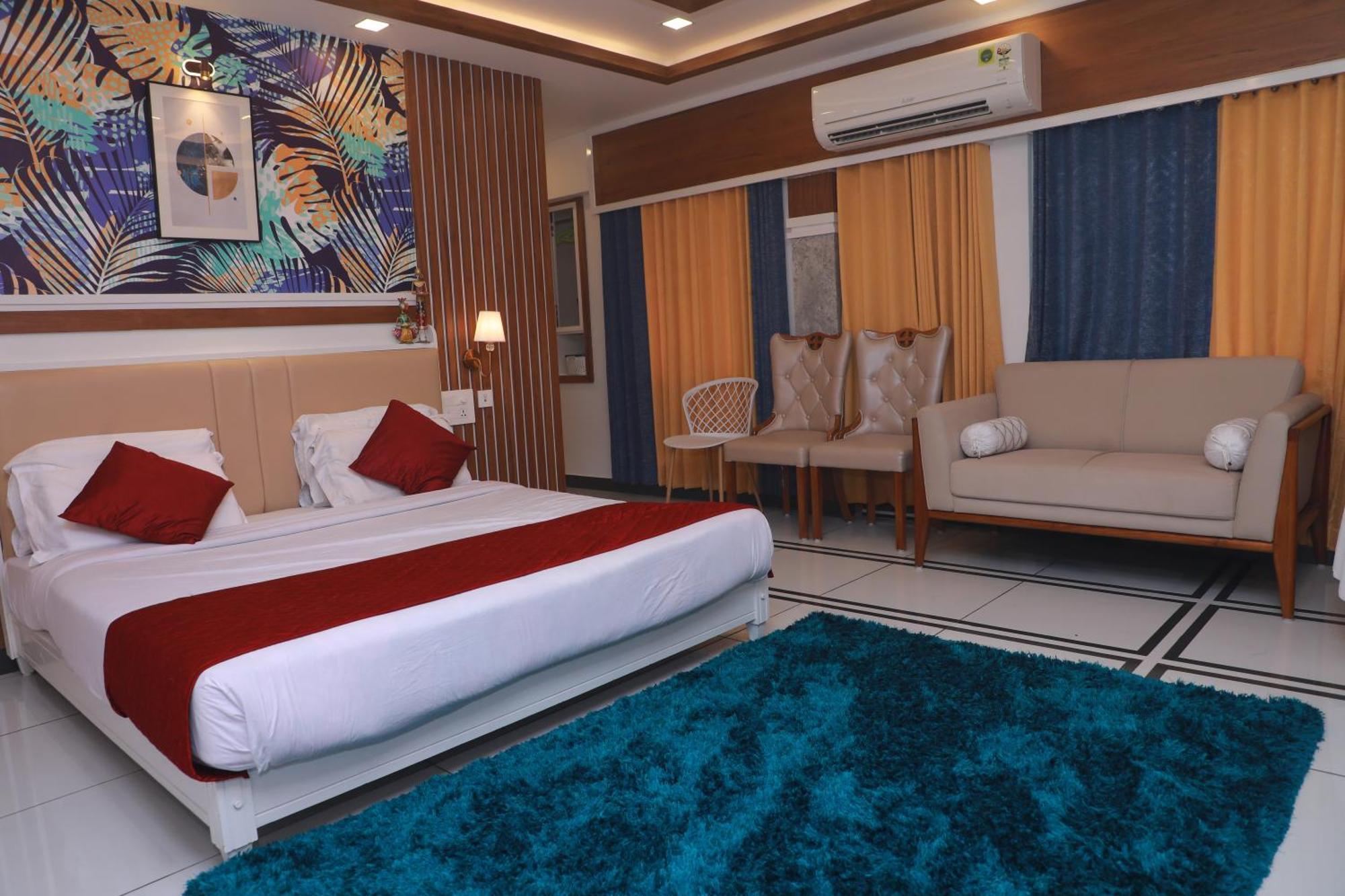Excellency Airport Hotel Kochi Bagian luar foto