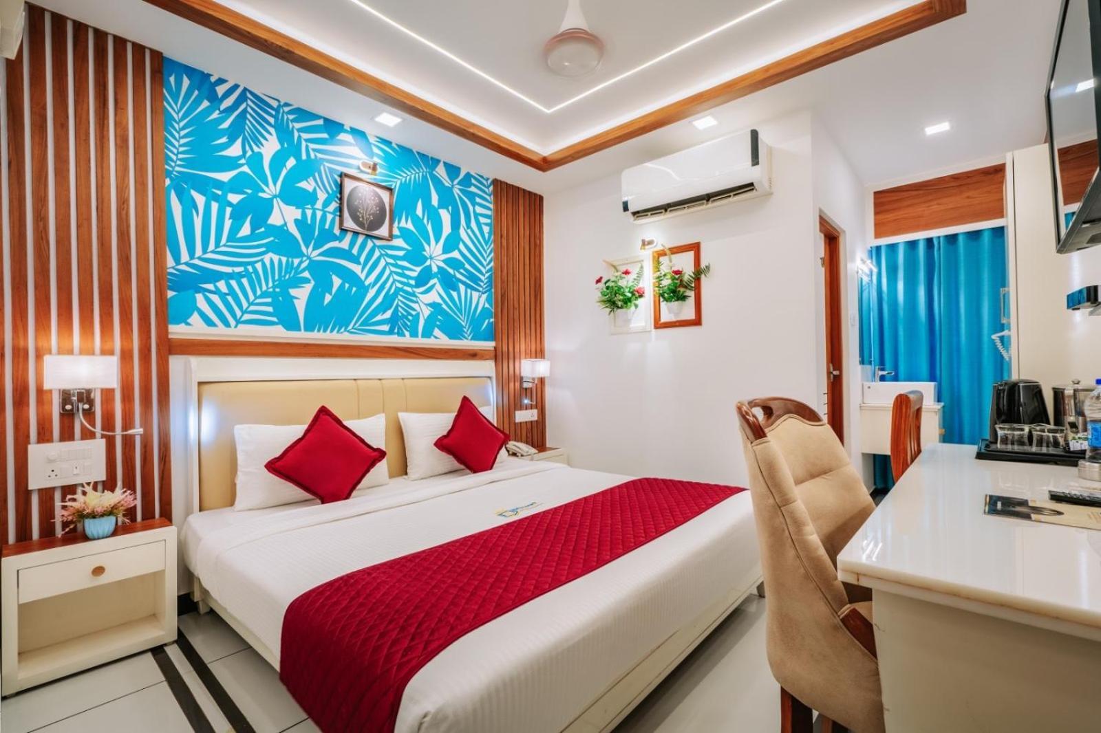 Excellency Airport Hotel Kochi Bagian luar foto